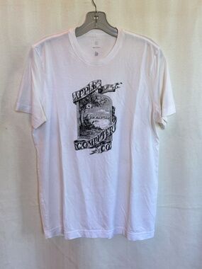 Apple Computer Co. First Logo Limited Edition White T-shirt Size S